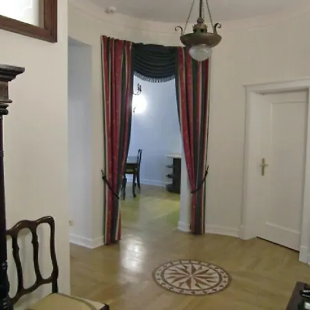 Rynek Starego Miasta By Interhome * ורשה